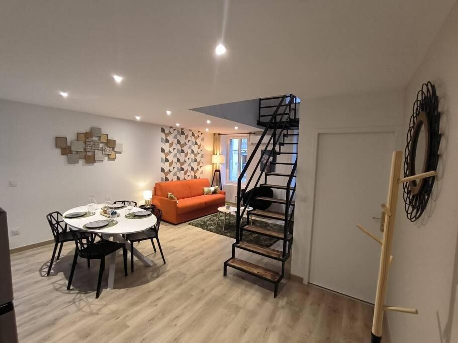 T2 -55M2- Elegant Et Chaleureux Apartment Montbrison Luaran gambar